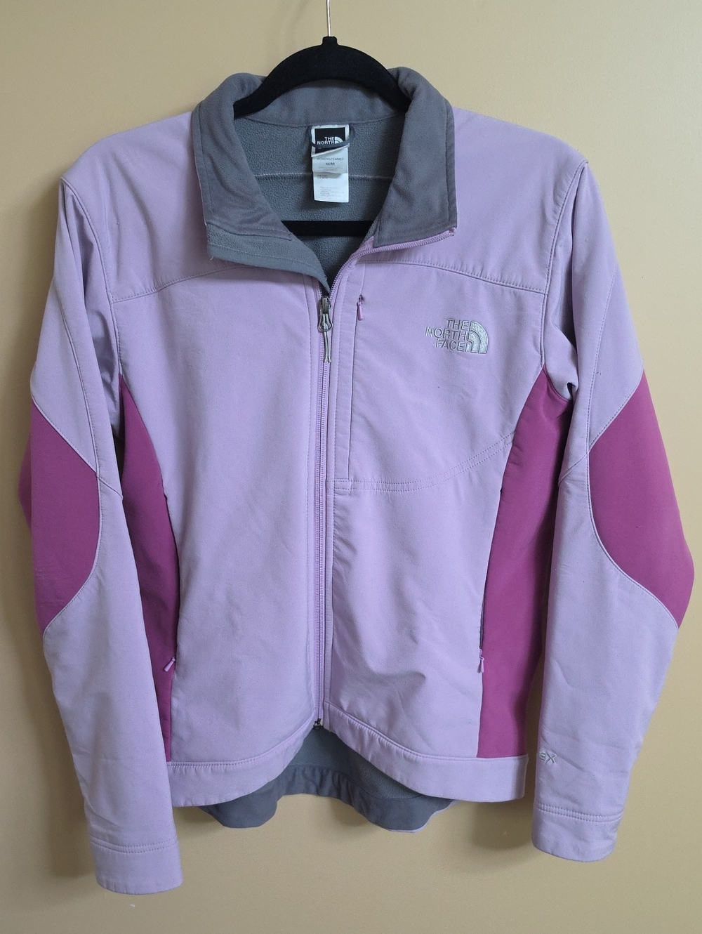 The North Face Women's Lavender and Magenta Ski Softshell Jacket